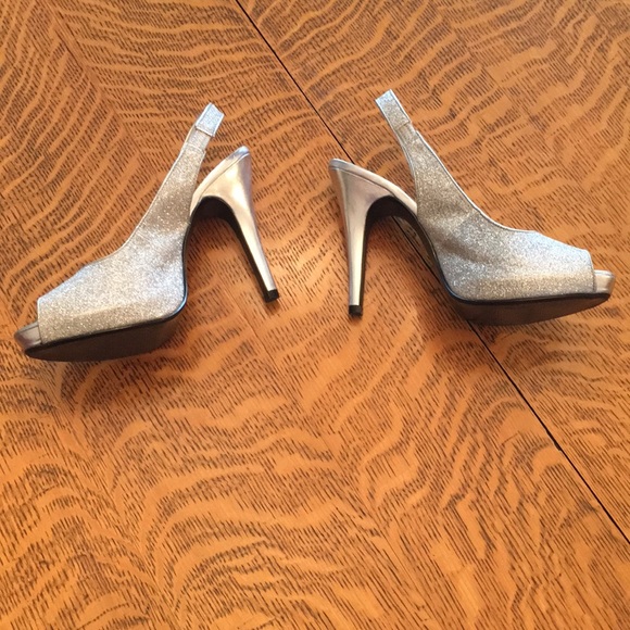 PRICE DROP!! 💕🌺 sparkly high heel sling backs - Picture 2 of 8